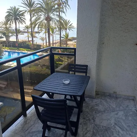 アパート Homely Skol - Pool & Sea Views