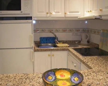 Homely Skol - Pool & Sea Views דירה *
