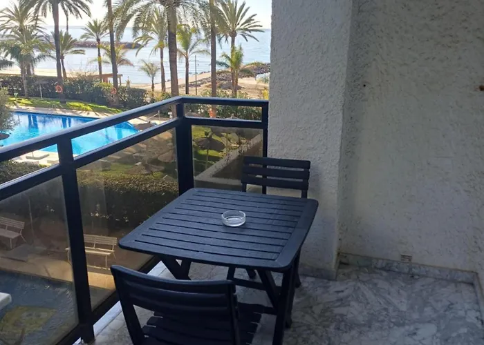 アパート Homely Skol - Pool & Sea Views