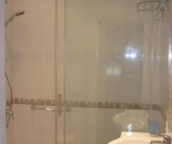 Homely Skol - Pool & Sea Views